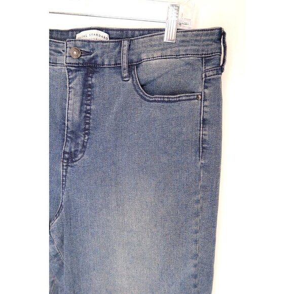 Social Standard by Sanctuary Jeans Denim Capri High Rise Blue Women's 14 EUC - Picture 3 of 12